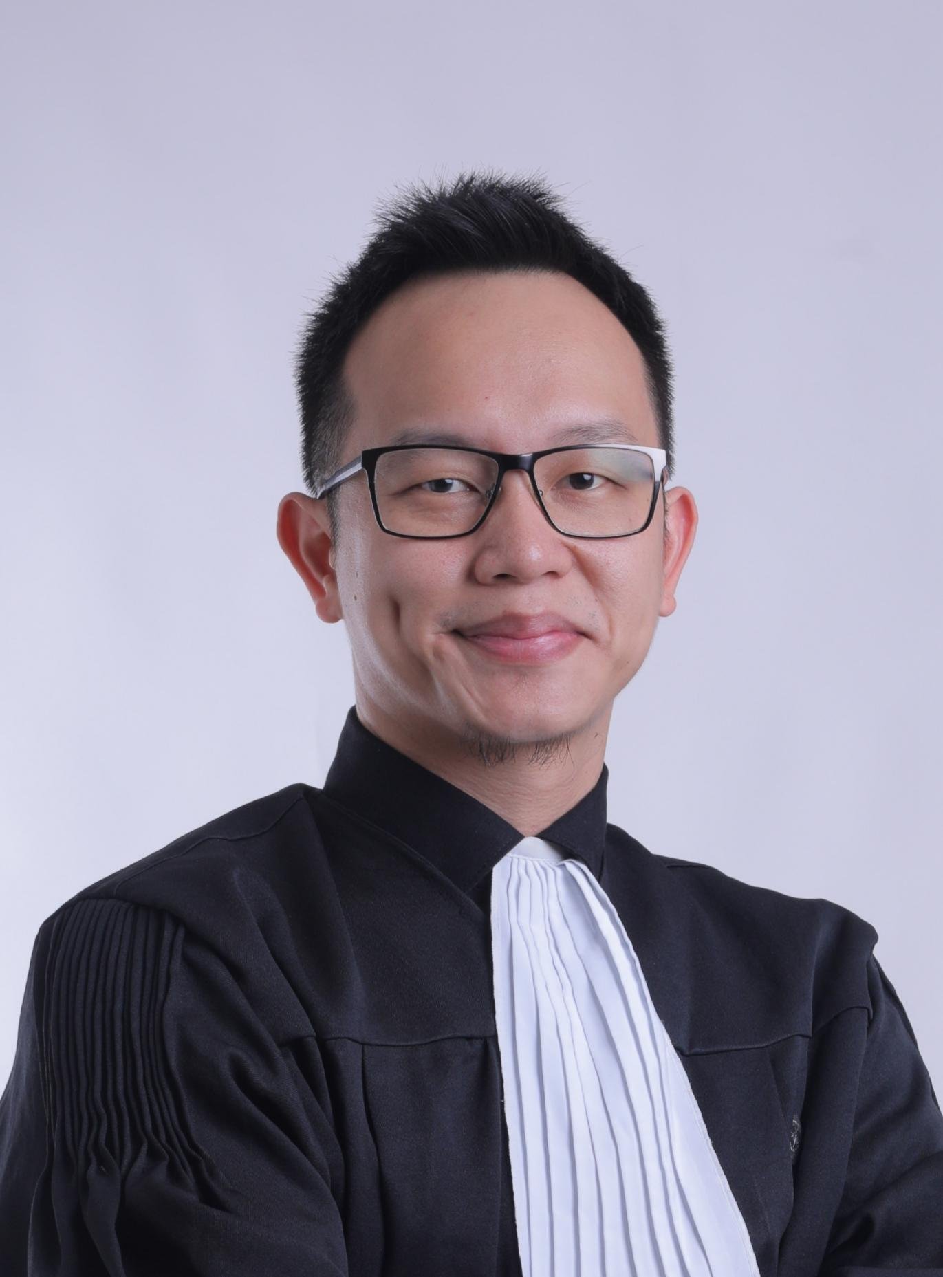 LEXYNDO HAKIM, S.H., M.H., MKn.